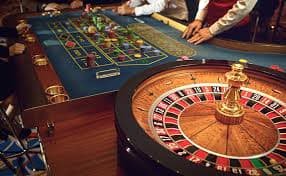 Online slot game screen with spinning reels at xin tian di